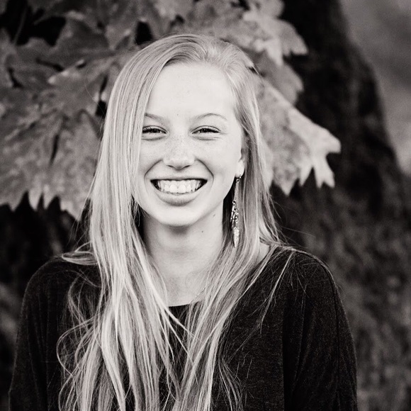 Meet your Posher, Amanda - Picture 1 of 1